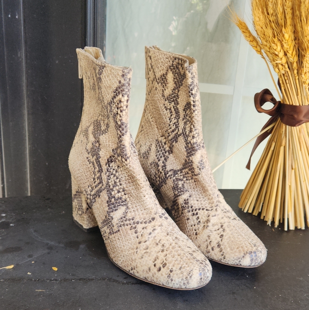 FREE PEOPLE Snakeskin Pattern Ankle Boots - Picture 1 of 4